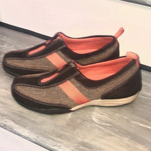Lands' End Shoes - Lands end Woman’s NIB Zip Trekkers Shoes spice brown Size 8M new